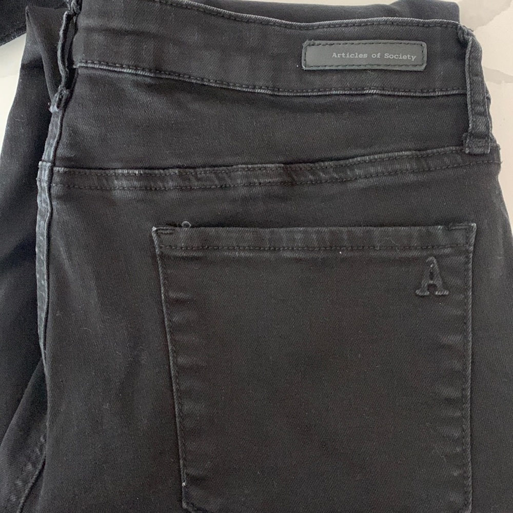 Articles of Society- Black. Stretch jeans cropped. Great condition.